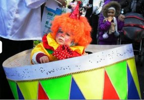 Клоуны из семьи Носковых заняли 3 место в «Карнавале колясок-2010»