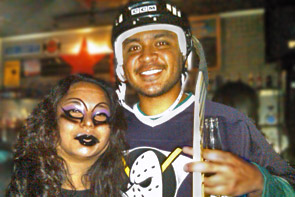 Хэллоуин на Гуаме. Радостные, улыбающиеся люди