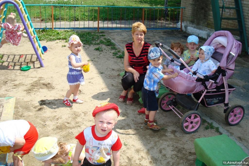 Аврора у бабушки на работе
