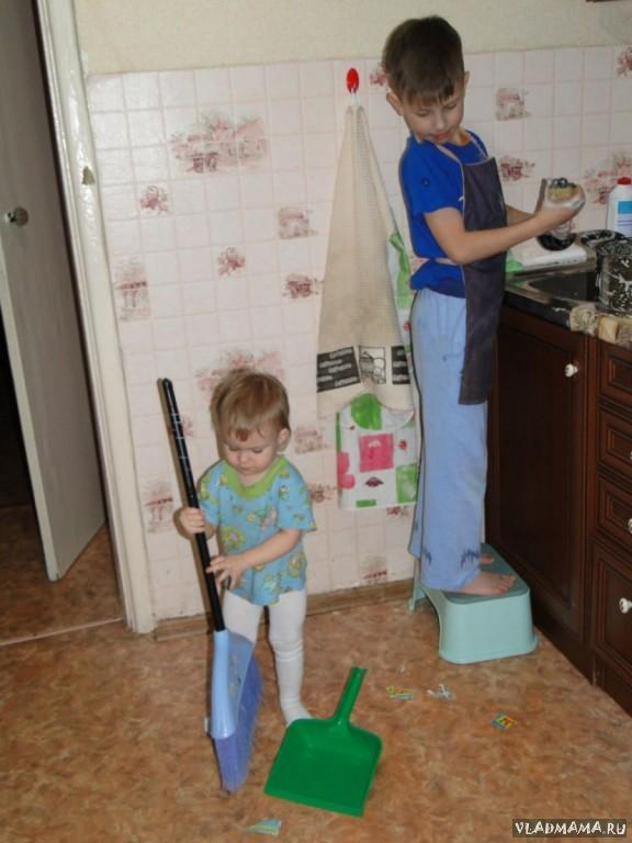 Мы про труд не забываем, вместе маме помогаем!!!