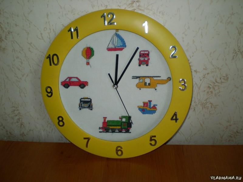 Часы с машинками