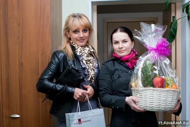 Специалисты банка «Приморье» дарят подарки